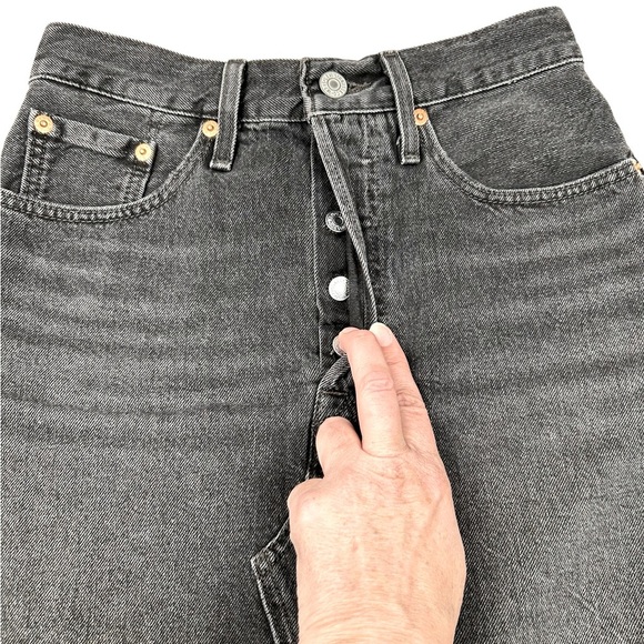 Levi’s faded black 5-pocket mini denim skirt, 24, Button Fly, Raw Edge Hem, Soft - Picture 2 of 5